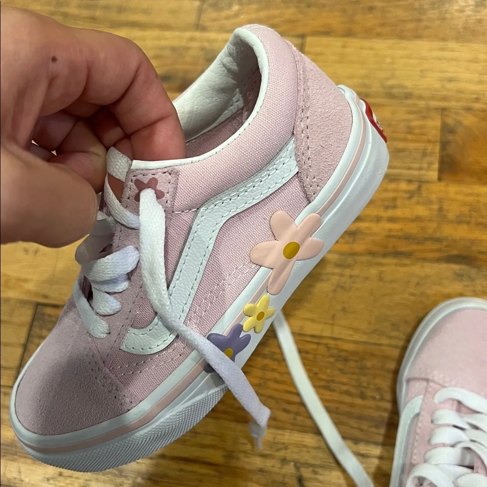 Flower detailed pink girls vans - Picture 1 of 3